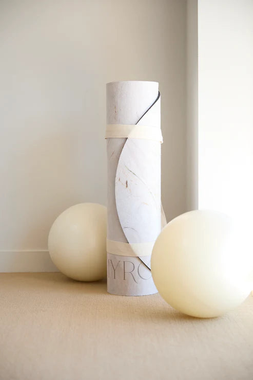 【6mm/TPE/White】MYRÓA SUEDE EXERCISE MAT&STRAP